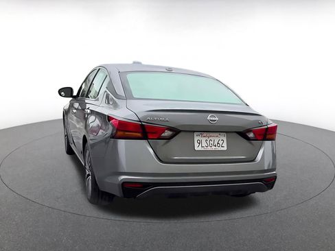 Used 2024 Nissan Altima 2.5 SV image 10
