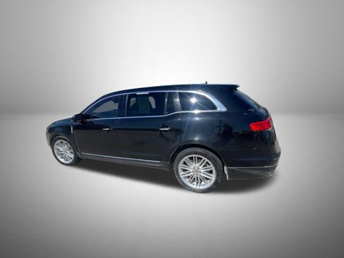 Used 2019 Lincoln MKT AWD image 6