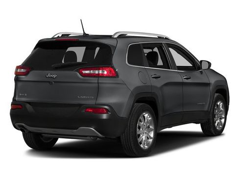 Used 2017 Jeep Cherokee Limited AWD/4WD image 2