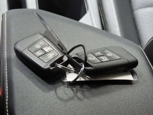 Certified 2024 Volkswagen Jetta SE image 19