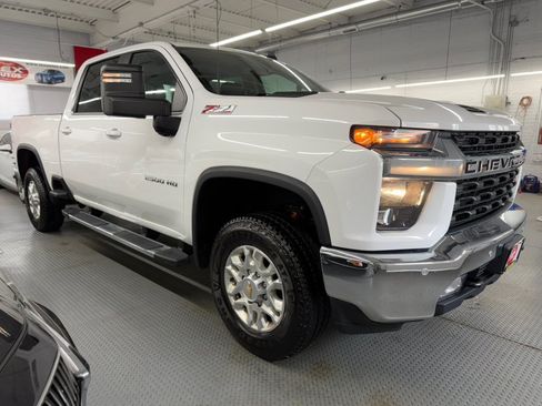 Used 2023 Chevrolet Silverado 2500 LT w/ Convenience Package AWD/4WD image 5