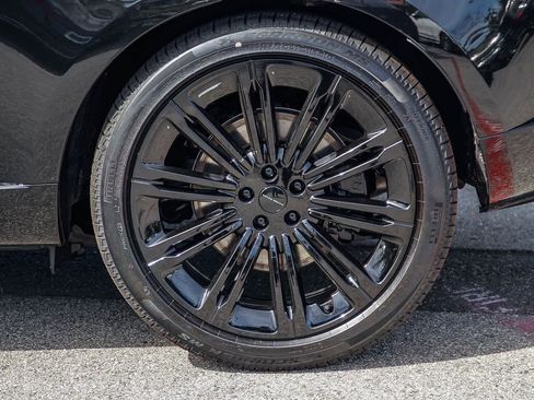 New 2026 Land Rover Range Rover SE image 8