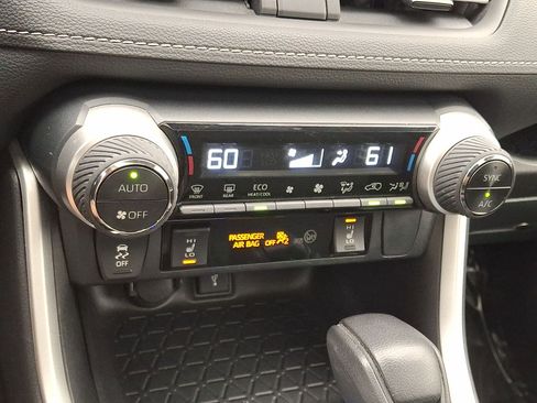 Certified 2022 Toyota RAV4 XLE w/ Convenience Package AWD/4WD image 23