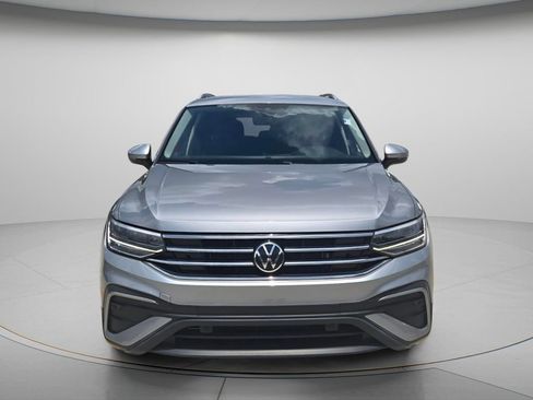 Certified 2023 Volkswagen Tiguan SE FWD image 5
