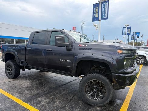 Used 2024 Chevrolet Silverado 2500 Custom w/ Custom Convenience Package AWD/4WD image 2
