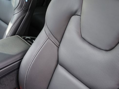 New 2025 Volvo V60 B5 Cross Country Ultra w/ Protection Package Premier image 29