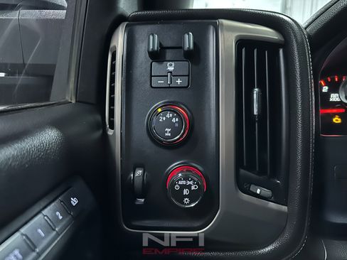 Used 2015 GMC Sierra 2500 Denali w/ Duramax Plus Package image 29