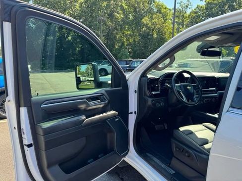 Used 2025 Chevrolet Silverado 3500 LTZ w/ LTZ Plus Package AWD/4WD image 14