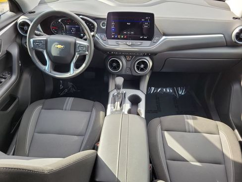 Used 2025 Chevrolet Blazer LT FWD image 16