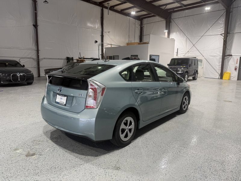 Used 2015 Toyota Prius Four FWD image 4