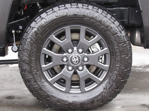 Certified 2025 Toyota 4Runner SR5 RWD image 34
