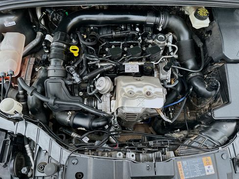 Used 2017 Ford Focus SE FWD image 29