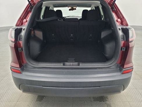 Used 2019 Jeep Cherokee Latitude w/ Cold Weather Group image 29