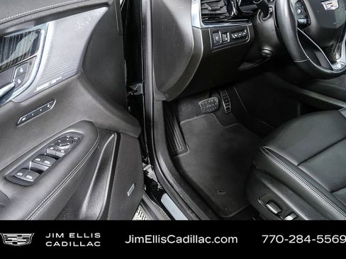 Used 2020 Cadillac XT6 Premium Luxury image 9