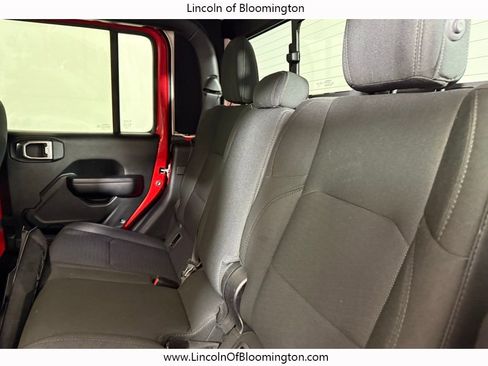 Used 2021 Jeep Gladiator Willys image 45