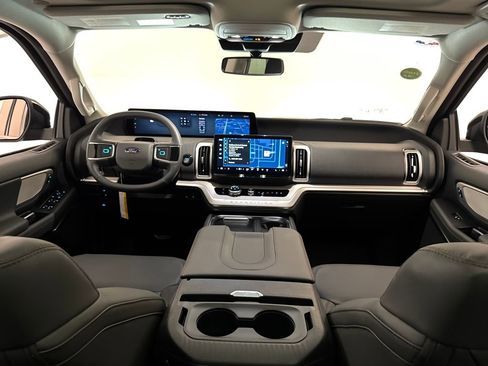 New 2025 Ford Expedition Max Active image 6