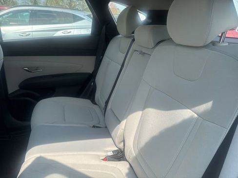 Used 2025 Hyundai Tucson SE image 11