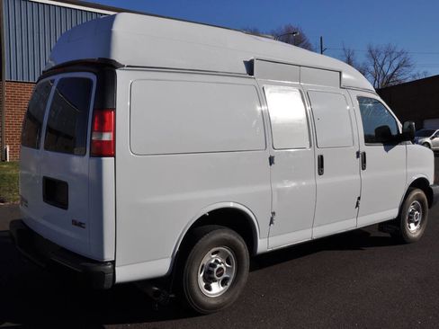 Used 2015 GMC Savana 2500 LS w/ Cold Climate Package RWD image 8