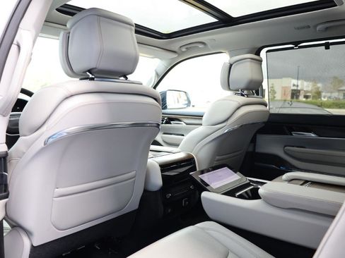 Used 2023 Jeep Grand Wagoneer 4WD image 16