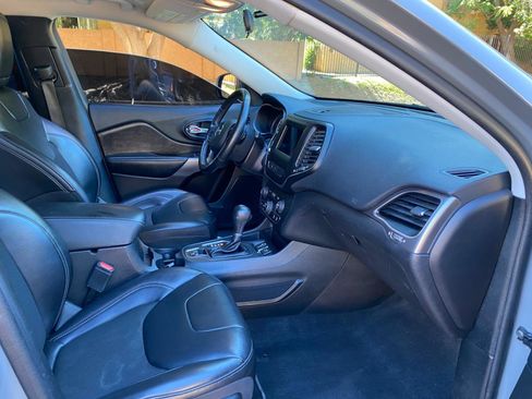 Used 2020 Jeep Cherokee Latitude Plus FWD image 54
