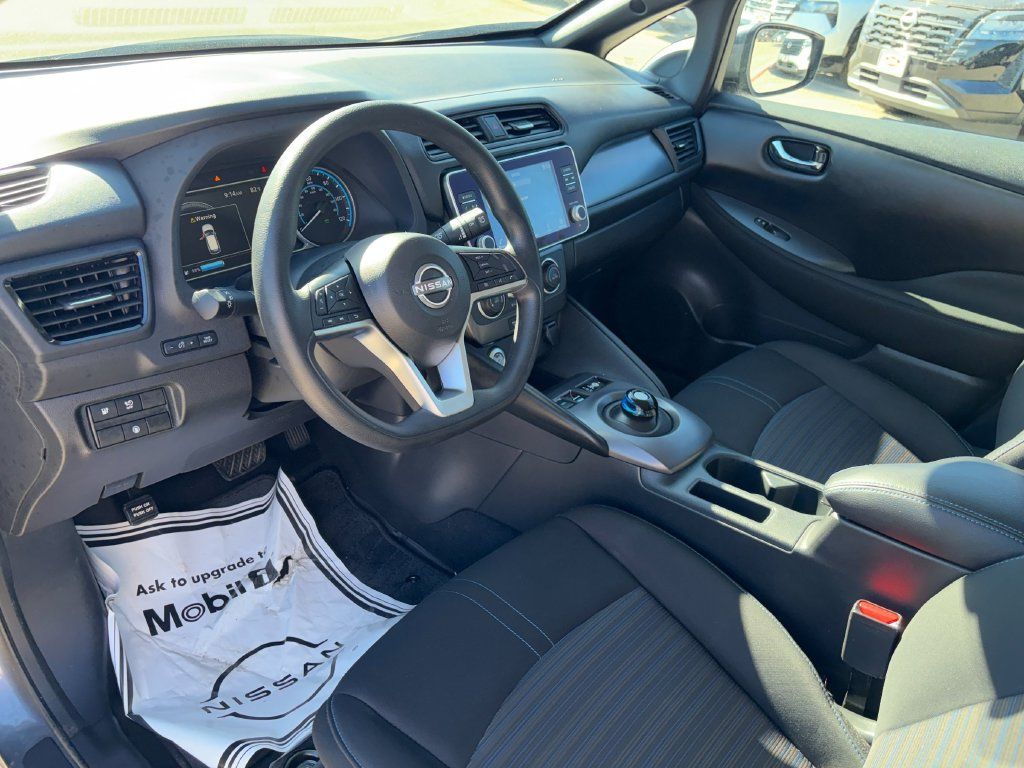 Used 2025 Nissan Leaf S FWD image 8