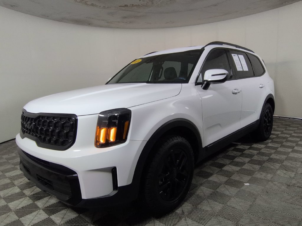 Used 2025 Kia Telluride AWD image 11