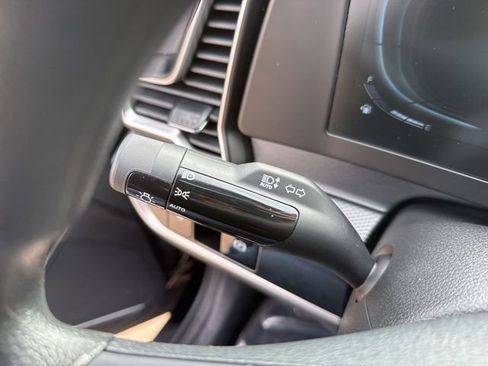 Used 2025 Kia Sportage LX image 20