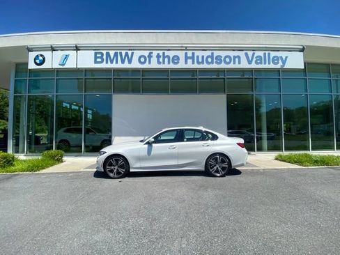 Used 2023 BMW 330i xDrive Sedan w/ Premium Package AWD/4WD image 1