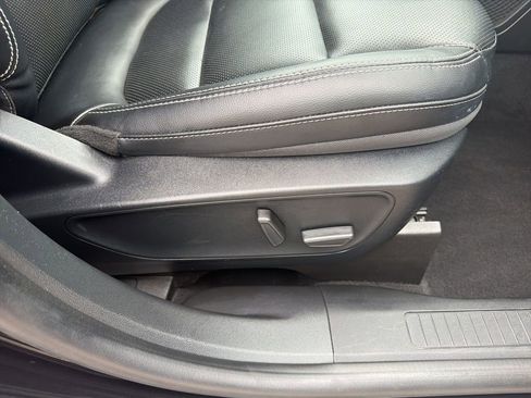 Used 2022 Ford Escape Titanium image 34