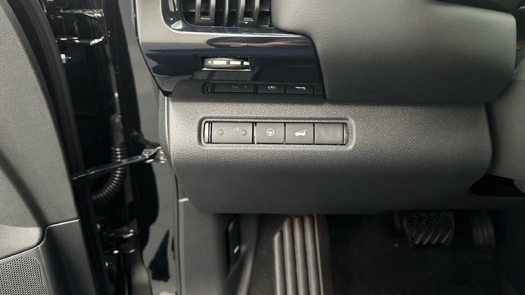New 2026 Nissan Pathfinder SV AWD/4WD image 19
