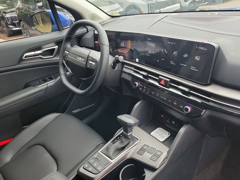 New 2026 Kia Sportage EX FWD image 8