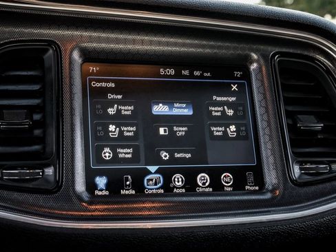 Used 2015 Dodge Challenger SRT w/ Technology Group image 32