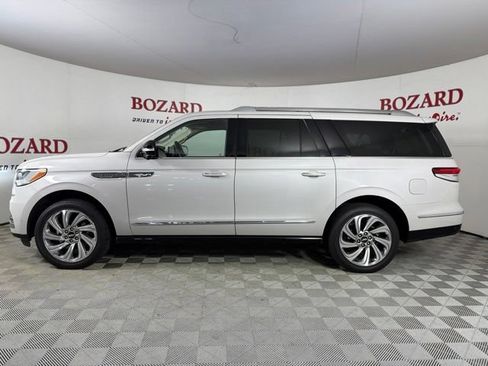 Certified 2023 Lincoln Navigator L Reserve AWD/4WD image 5
