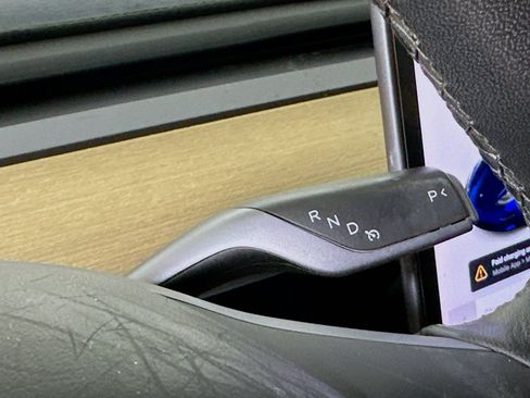 Used 2020 Tesla Model 3 Standard Range RWD image 24