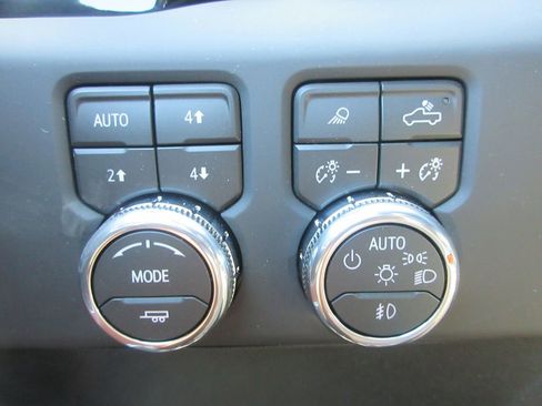 New 2026 GMC Sierra 3500 Denali Ultimate AWD/4WD image 18