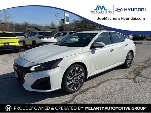 Used 2023 Nissan Altima 2.5 SL image 1