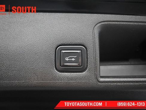 Used 2020 GMC Terrain SLE w/ Driver Convenience Package AWD/4WD image 26