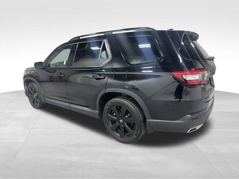 Used 2025 Honda Pilot Black Edition image 8