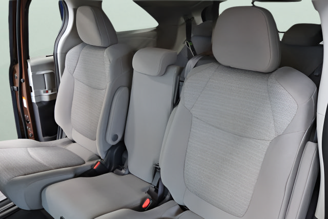Used 2022 Toyota Sienna LE FWD image 15