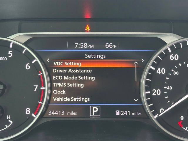 Used 2024 Nissan Sentra SR FWD image 40
