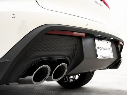 New 2025 Porsche Macan image 33