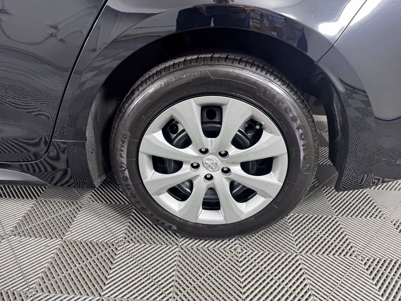 Used 2026 Toyota Corolla LE FWD image 33