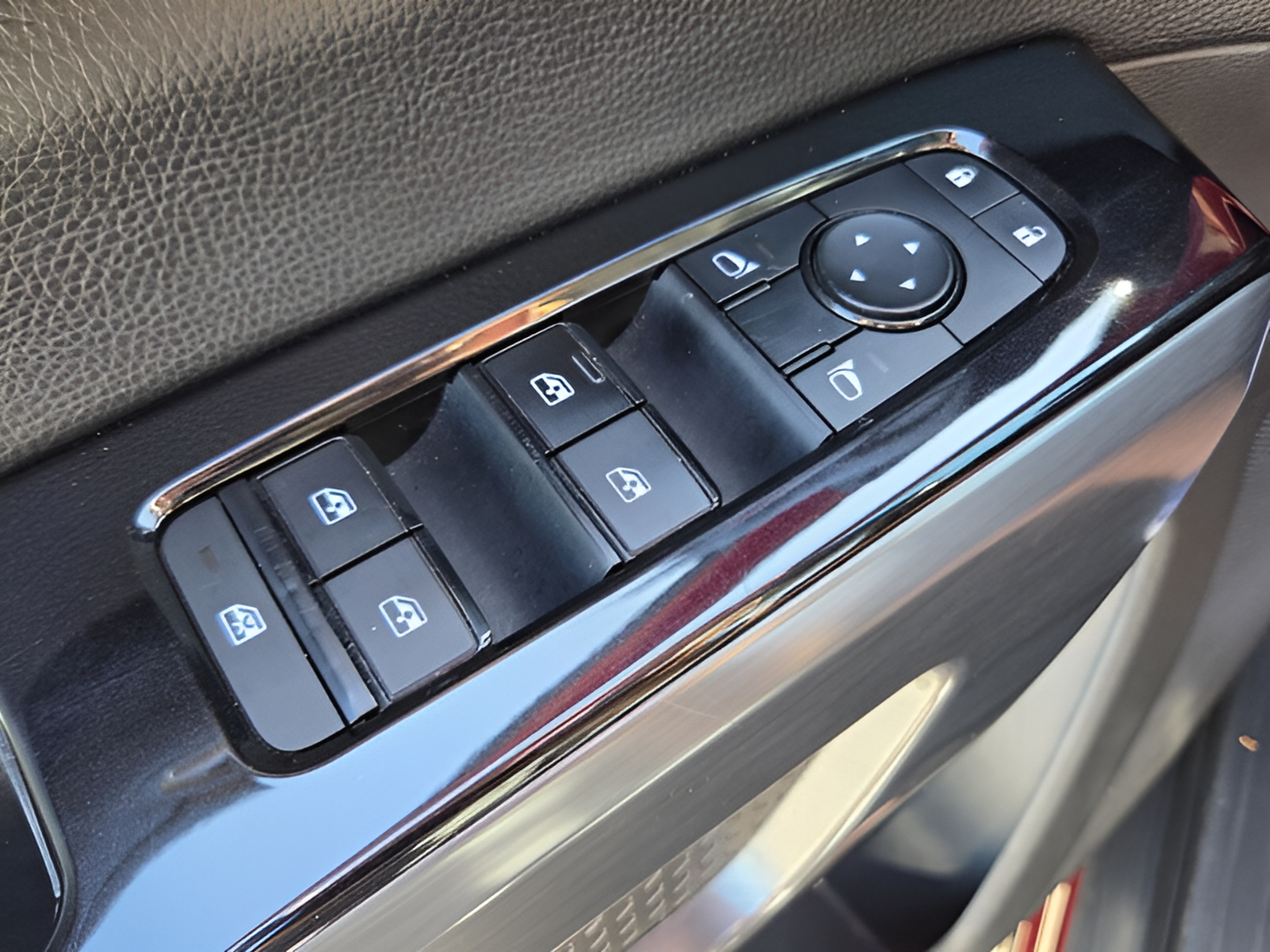 Used 2022 Nissan Pathfinder SL w/ SL Premium Package FWD image 28