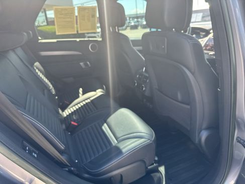 Used 2023 Land Rover Discovery S R-Dynamic AWD/4WD image 16