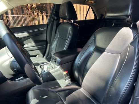 Used 2016 Chrysler 300 Limited RWD image 13