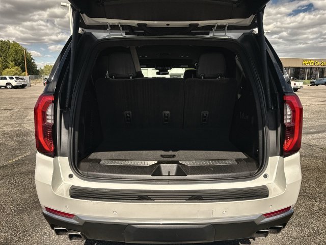Used 2025 GMC Yukon Denali AWD/4WD image 24