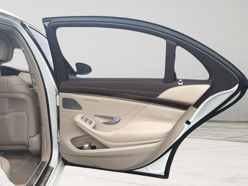 Used 2019 Mercedes-Benz S 450 Sedan image 17