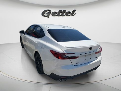 Used 2025 Toyota Camry SE FWD image 5