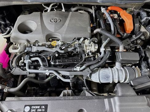 Certified 2022 Toyota Sienna XLE Woodland Edition AWD/4WD image 32
