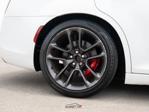 Used 2023 Chrysler 300 C RWD image 8